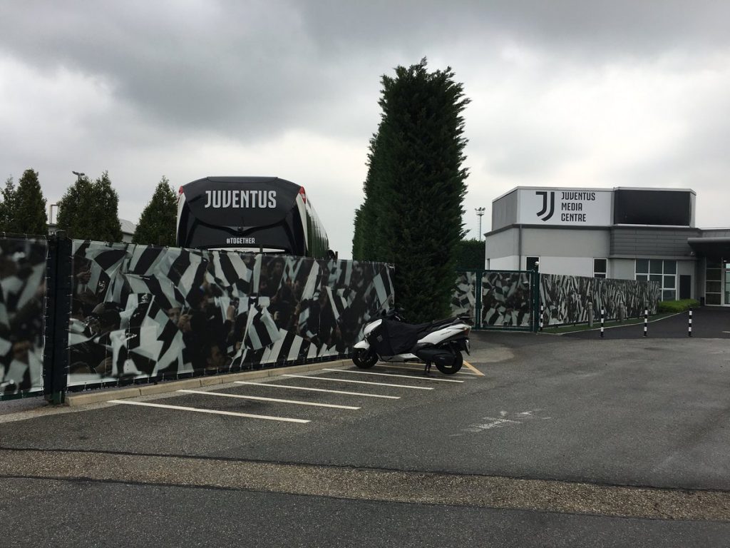 Dbx59jQX4AAdapI