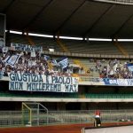 Ultras-Brescia-a-Verona-espongono-striscione-Giustizia-per-Paolo-650x371