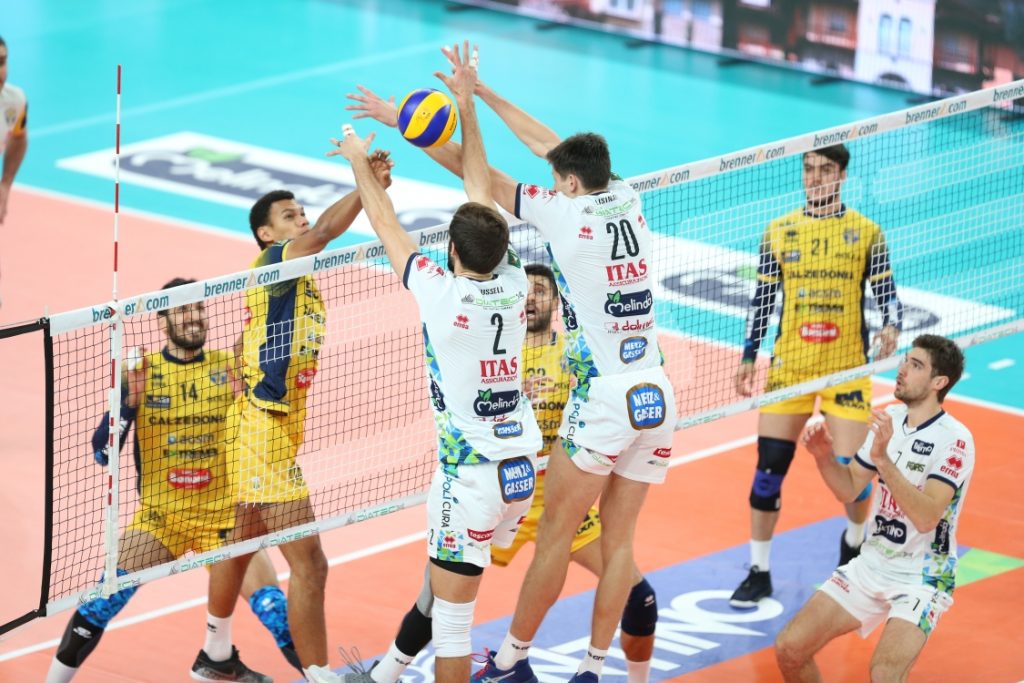 volley-tn-verona-Lisinac-e-Russell-a-muro
