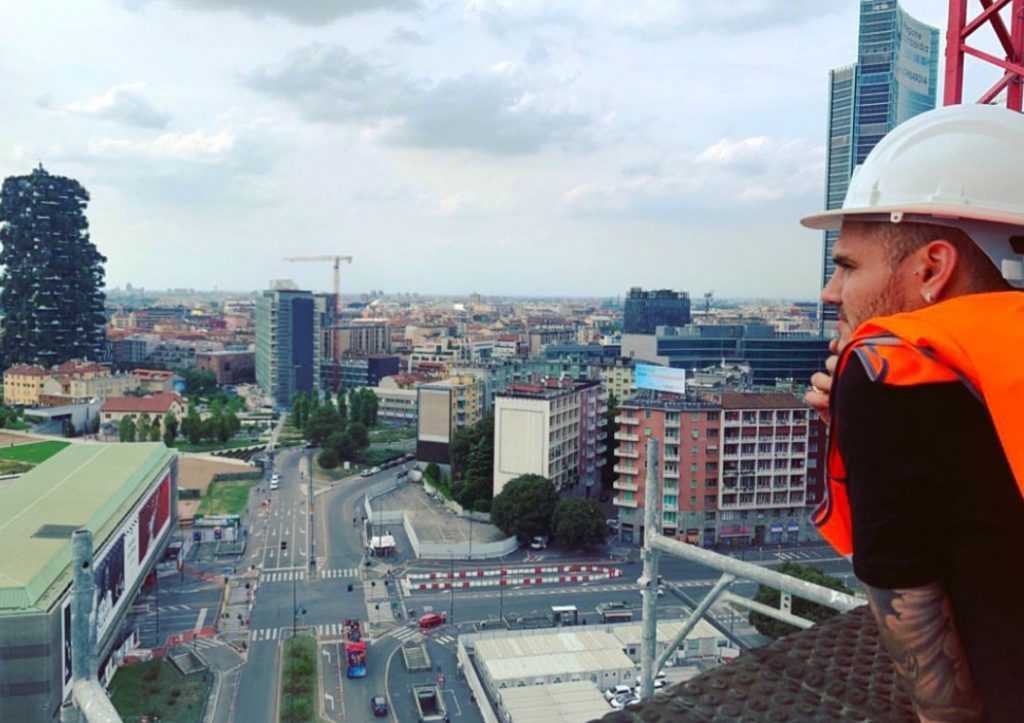 Mauro Icardi alla finestra