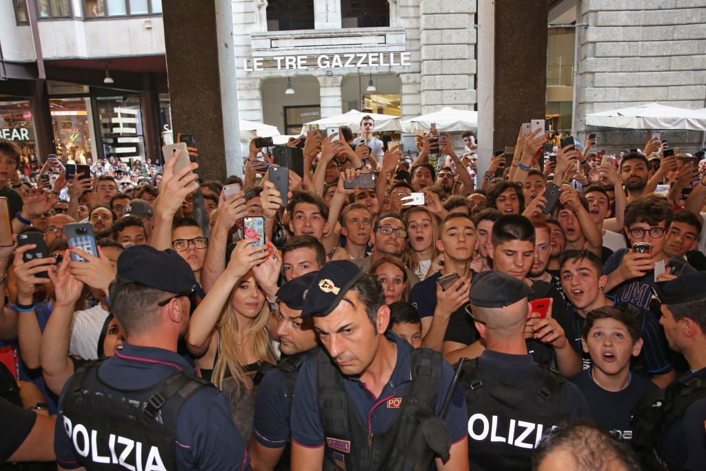 Tifosi in delirio un anno fa per Radja Nainggolan