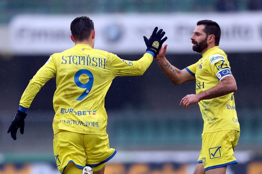 Stepinski e Pellissier esultano per un goal in maglia Chievo Verona