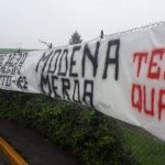 Lo striscione pre-derby