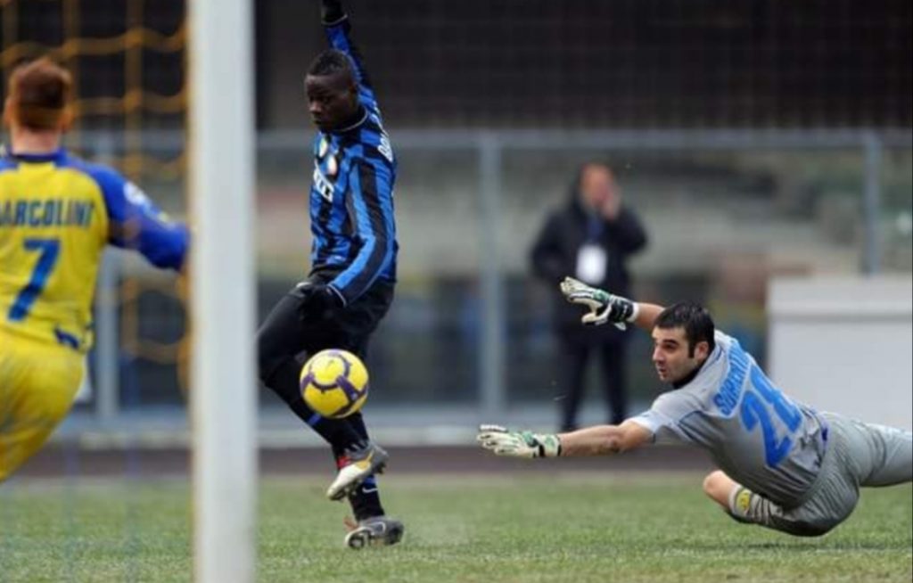 Balotelli in gol contro il Chievo