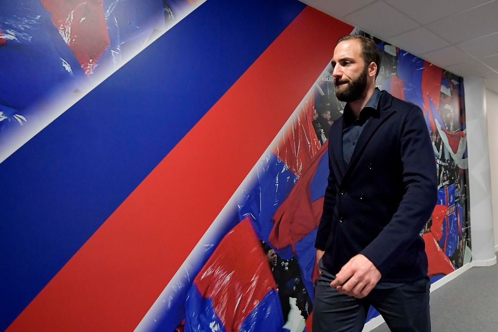 Olympique Lyon v Juventus - UEFA Champions League Round of 16: First Leg