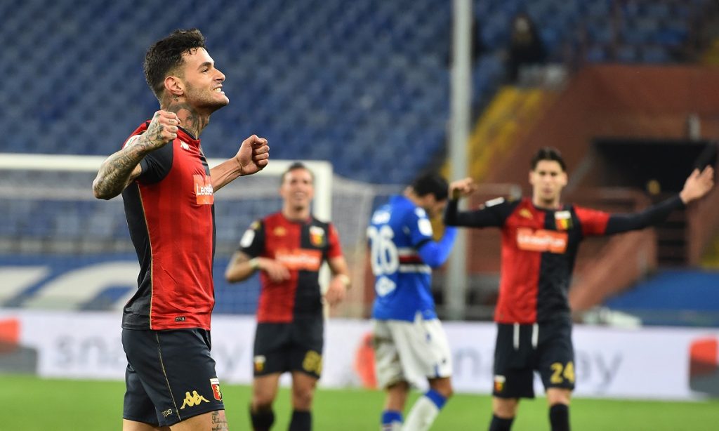 Gianluca Scamacca festeggia il suo goal nel derby di Genova