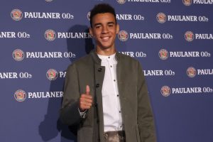 FC Bayern Muenchen And Paulaner Photo Session