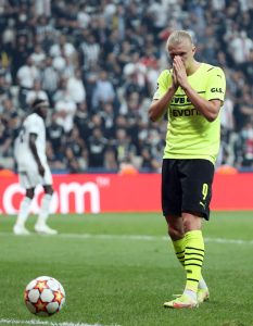 Besiktas v Borussia Dortmund: Group C - UEFA Champions League