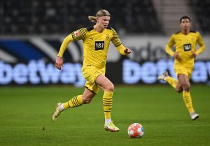 Eintracht Frankfurt v Borussia Dortmund - Bundesliga