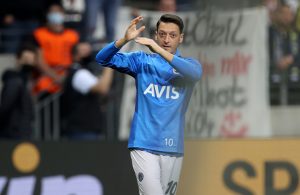 Eintracht Frankfurt v Fenerbahce: Group D - UEFA Europa League