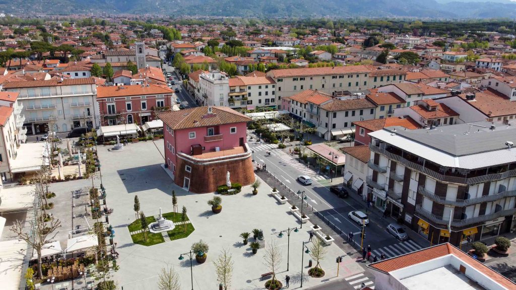 Forte,Dei,Marmi,,Lucca,-,Italy,-,Apr,22,2021: