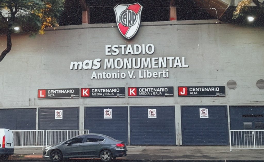 MAS QUE UN MONUMENTAL