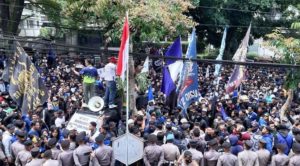 IL PERSIB ATTENDE I RIVALI