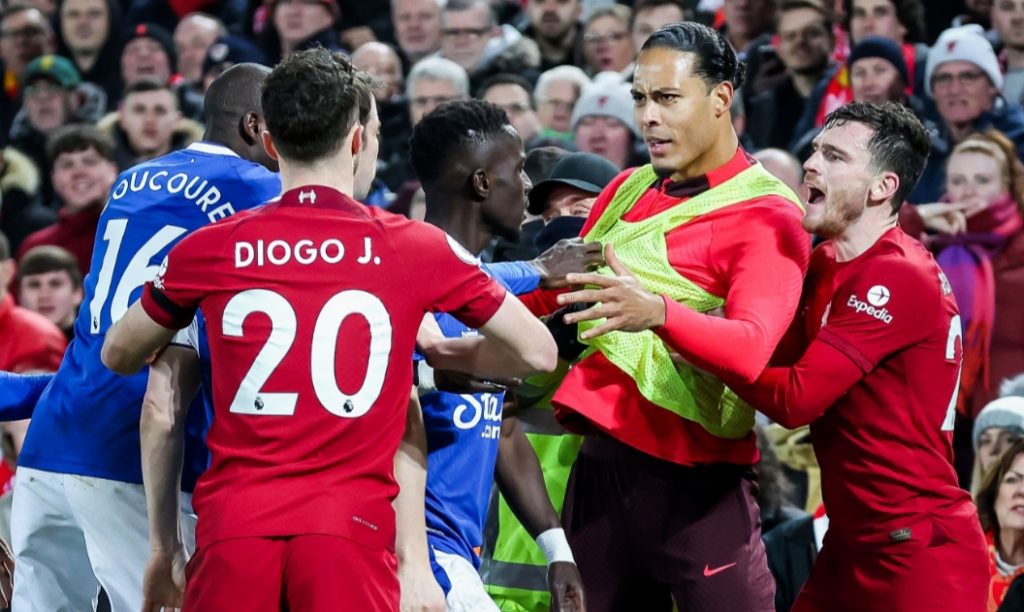 VAN DIJK DERBY