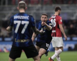 Robin Gosens in gol contro il Milan