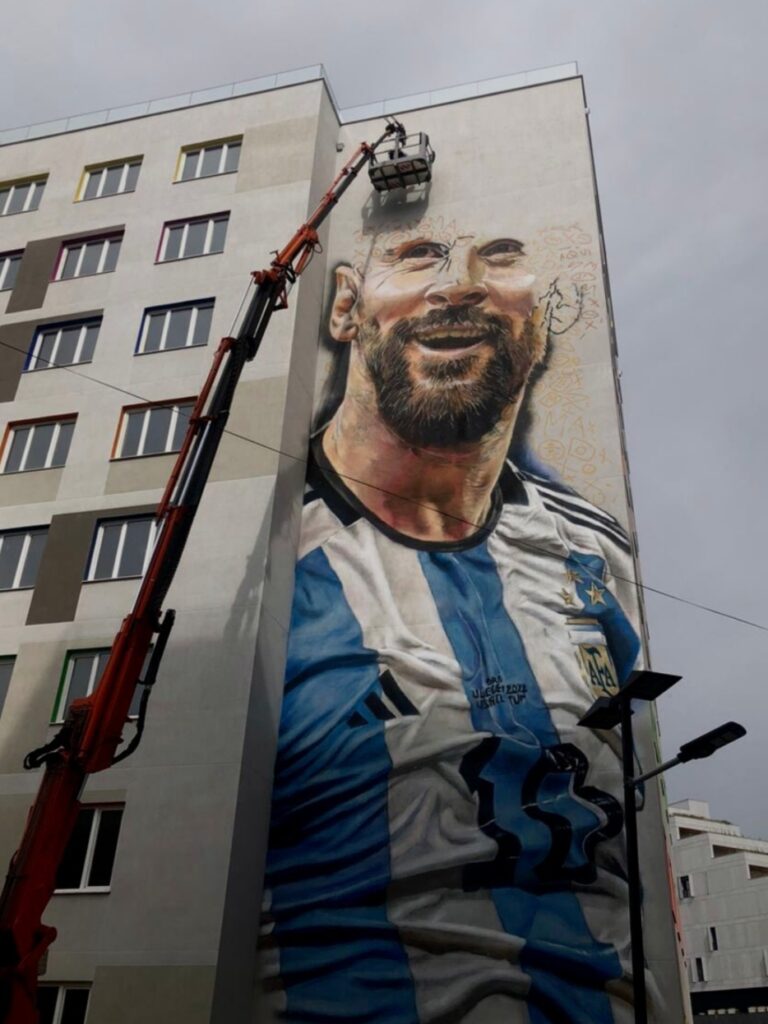 MESSI TIRANA