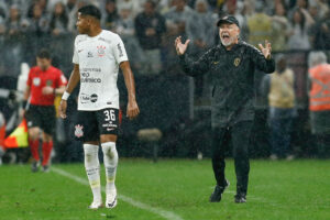 Corinthians v Santos - Brasileirao 2023