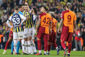 Fenerbahce SK v Galatasaray - Turkish Super League