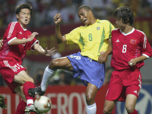 FUSSBALL: WM 2002 in JAPAN und KOREA, BRA - CHN