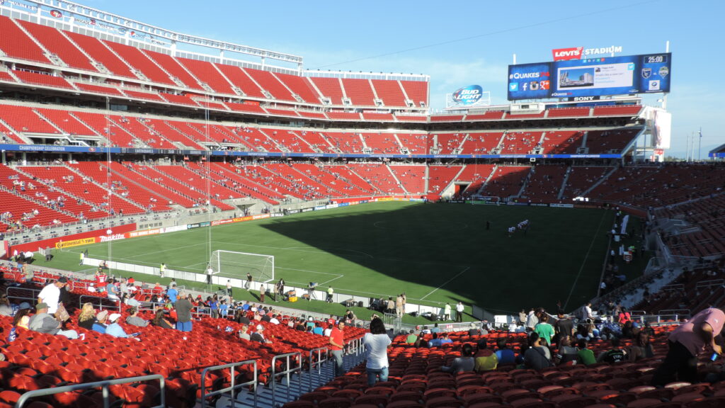 Entering_Levi's_Stadium