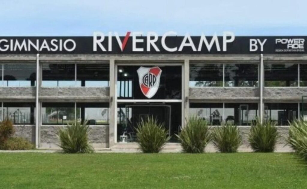 STADIO RIVER