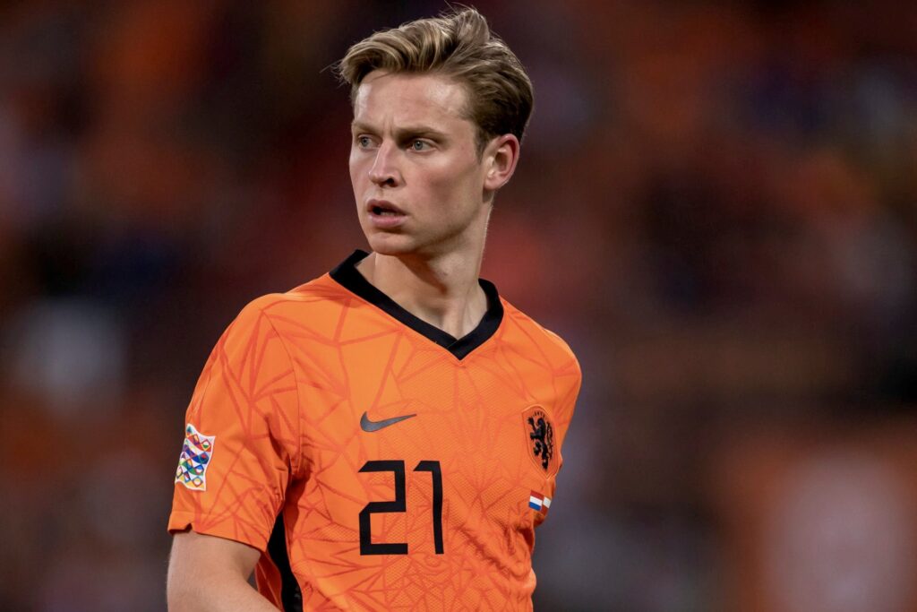 De Jong out parla Koeman