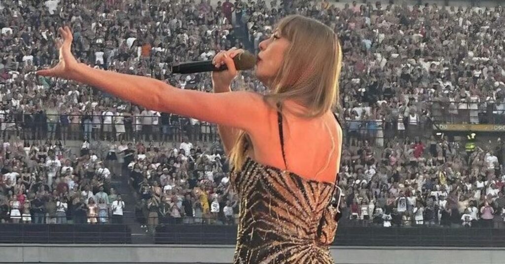 TAYLOR SWIFT