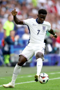 Saka difende Neymar