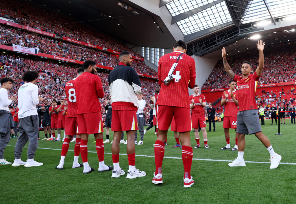 Thiago Alcantara saluta il Liverpool