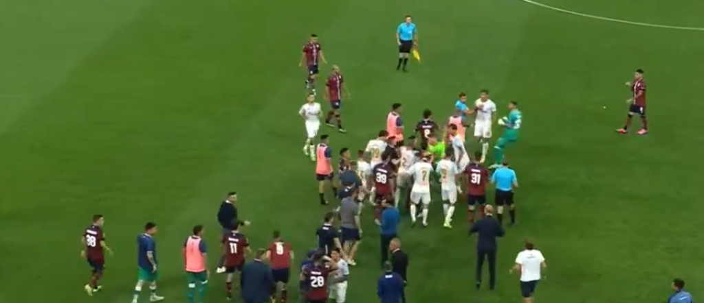 Parapiglia nel finale dell'amichevole tra Zenit San Pietroburgo e Talleres - Foto tratta da Video Account X El Tuiter Matador