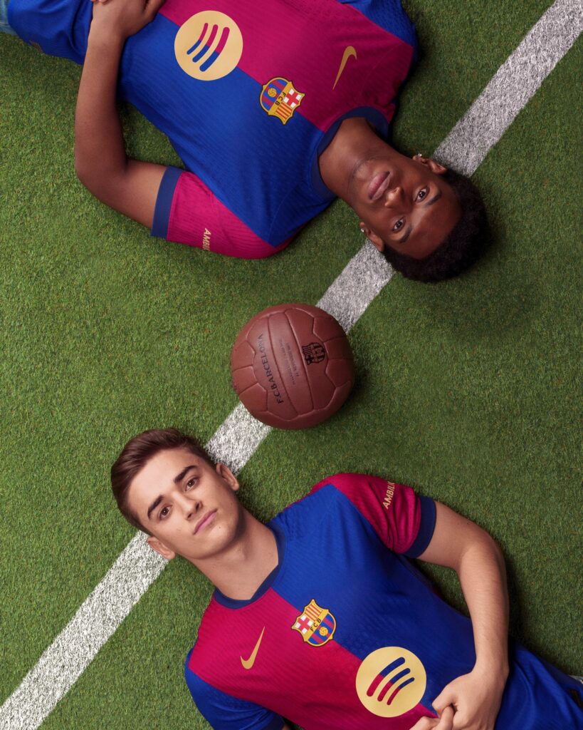 Barça, ecco la nuova prima maglia: celebra i 125 anni di storia del club