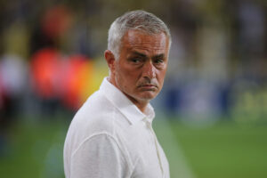 Fenerbahçe, Mourinho vince e si fa ammonire alla prima di campionato
