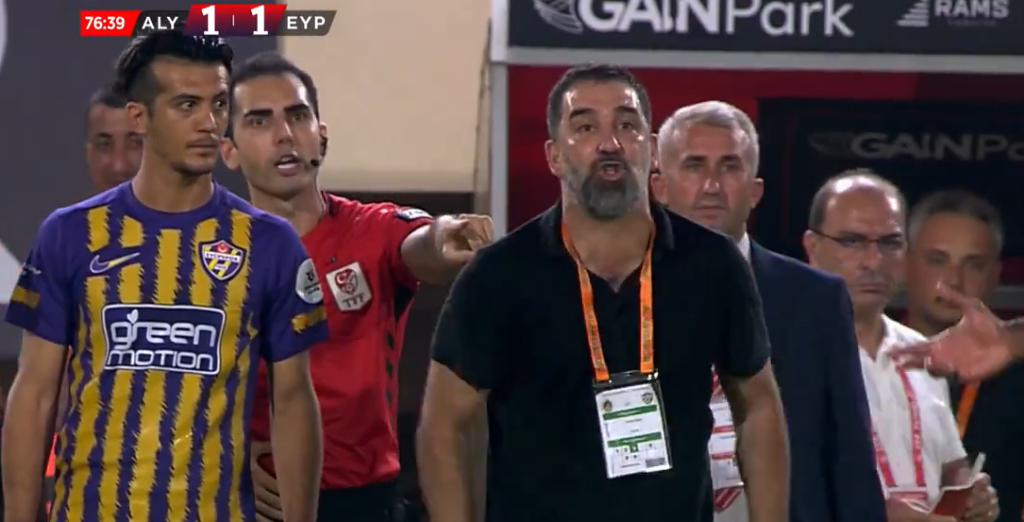 Arda Turan, allenatore dell'Eyüpspor, espulso alla prima di campionato - Foto tratta da Video Account X beIN SPORTS Türkiye
