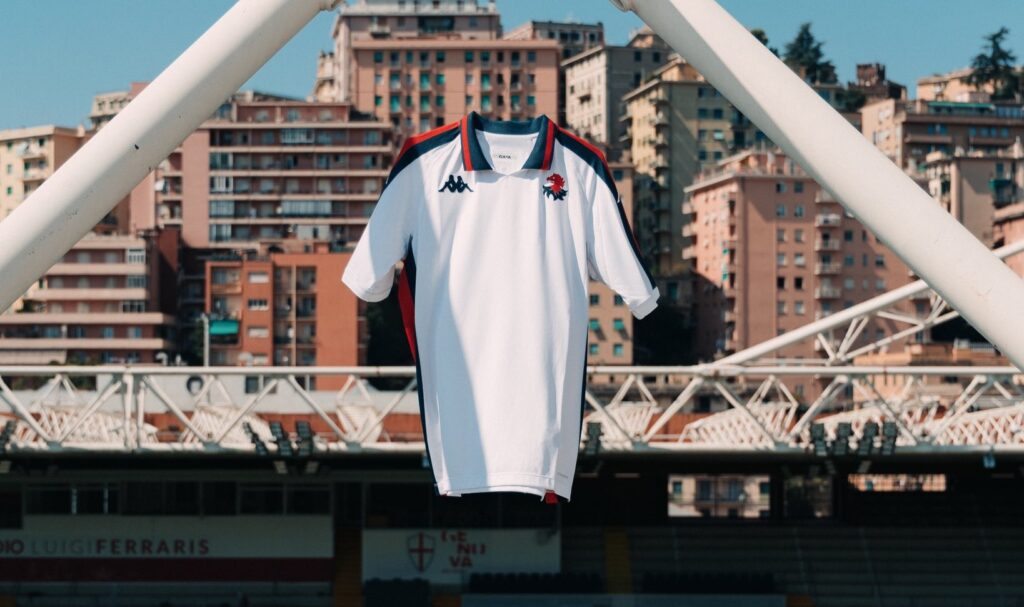 Genoa, ecco la seconda maglia: torna il “Gallinaccio” dopo 40 anni