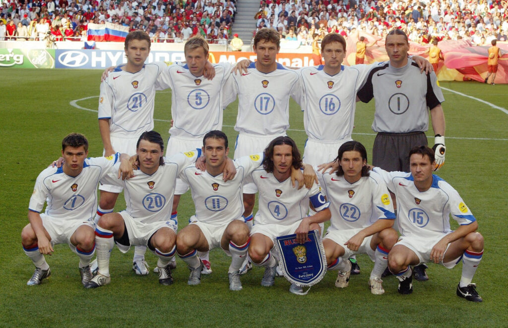 La Russia impegnata ad Euro 2004 in Portogallo (Foto di Christof Koepsel/Bongarts/Getty Images)
