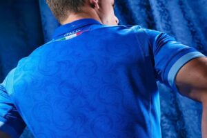 Rugby, ecco la nuova maglia dell'Italia: c'è Michelangelo sul posteriore