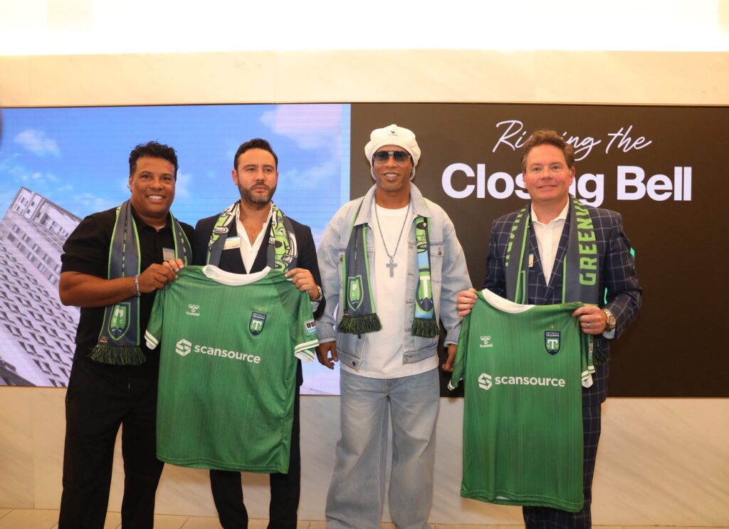 Ronaldinho nuovo azionista di una squadra di 3' divisione negli Stati Uniti