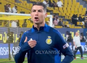 Cristiano Ronaldo e il suo sosia sugli spalti (Fonte Video Account X Gio CR7)