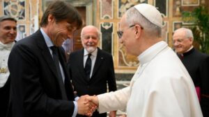 papa-leone-xiv-tifo-roma-giornalisti-udienza-napoli-scudetto-vaticano