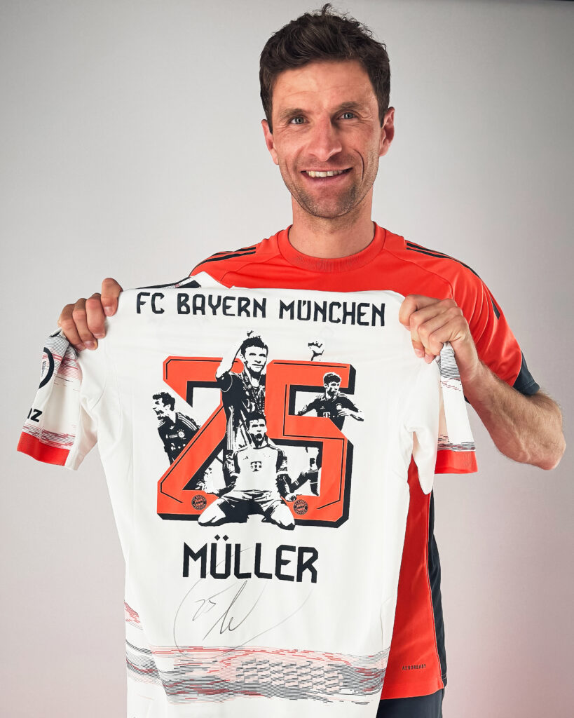 Muller maglia celebrativa Bayern X