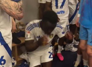 Gnonto scatenato, Leeds promosso in Premier League (Video Account X Leeds United)