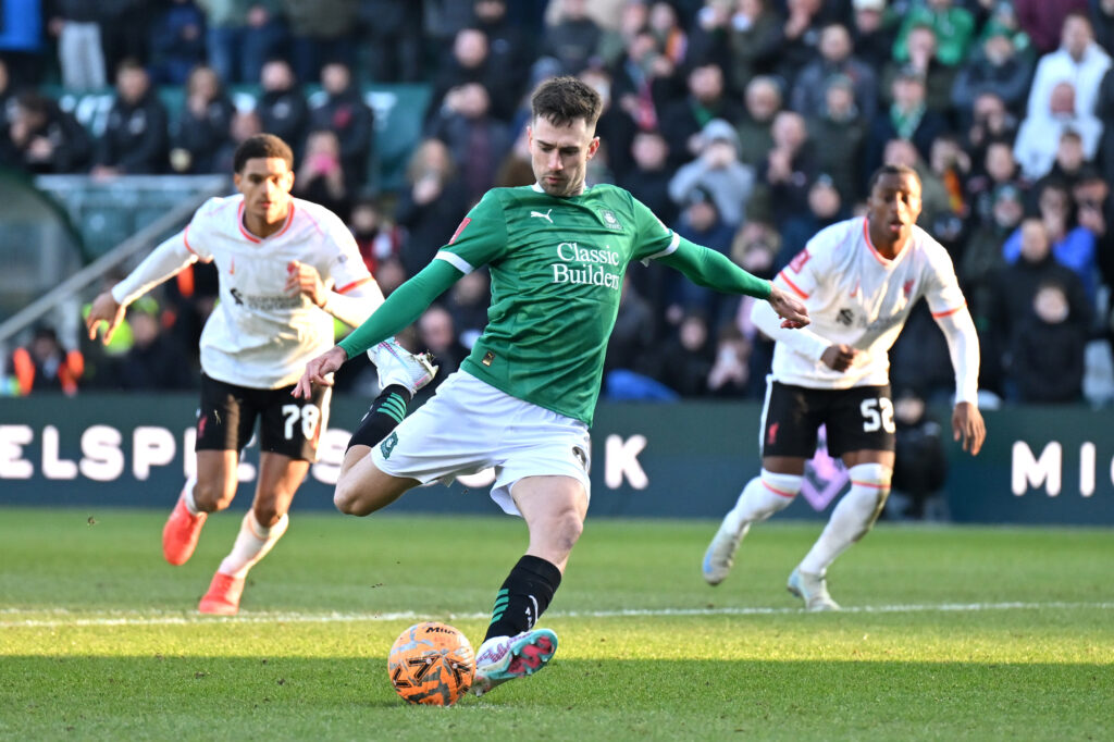 Wrexham su Ryan Hardie