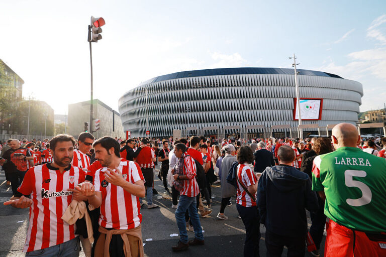 athletic bilbao pronti all omaggio dedicato ai campioni del mondo in squadra e a de la fuente da Derbyderbyderby.it athletic bilbao pronti all omaggio dedicato ai campioni del mondo in squadra e a de la fuente
