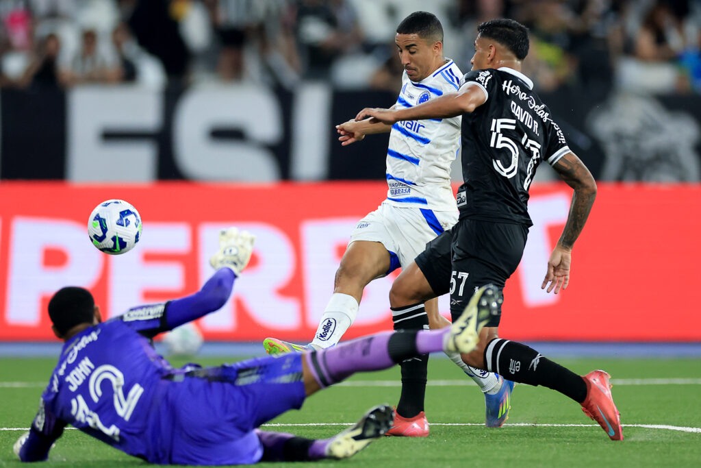 Botafogo v Cruzeiro - Brasileirao 2025