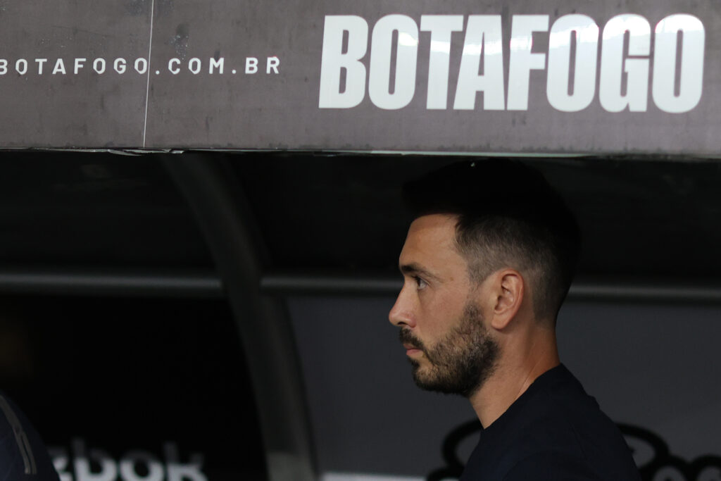 Botafogo v Bragantino - Brasileirao 2025