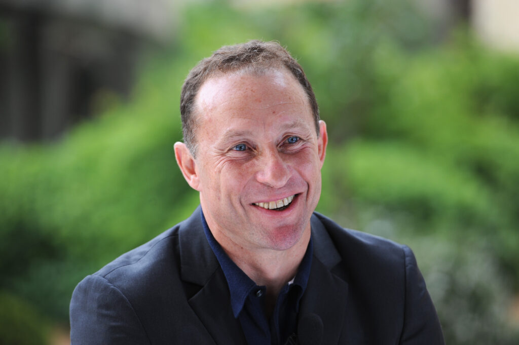 Golden Foot - Previews