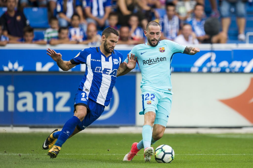Deportivo Alaves v Barcelona - La Liga