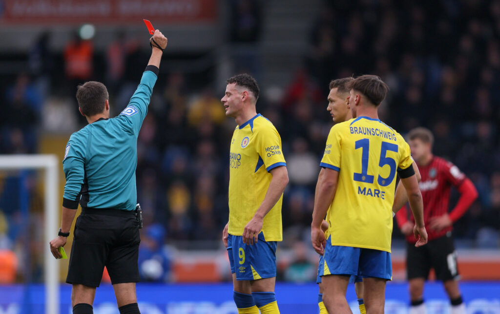 Eintracht Braunschweig v Hannover 96 - 2. Bundesliga