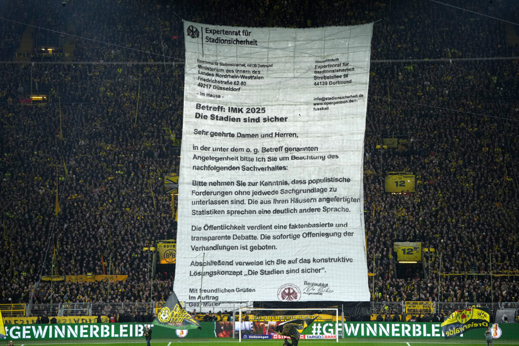 Borussia Dortmund v Bayer 04 Leverkusen - DFB Cup: Round of 16