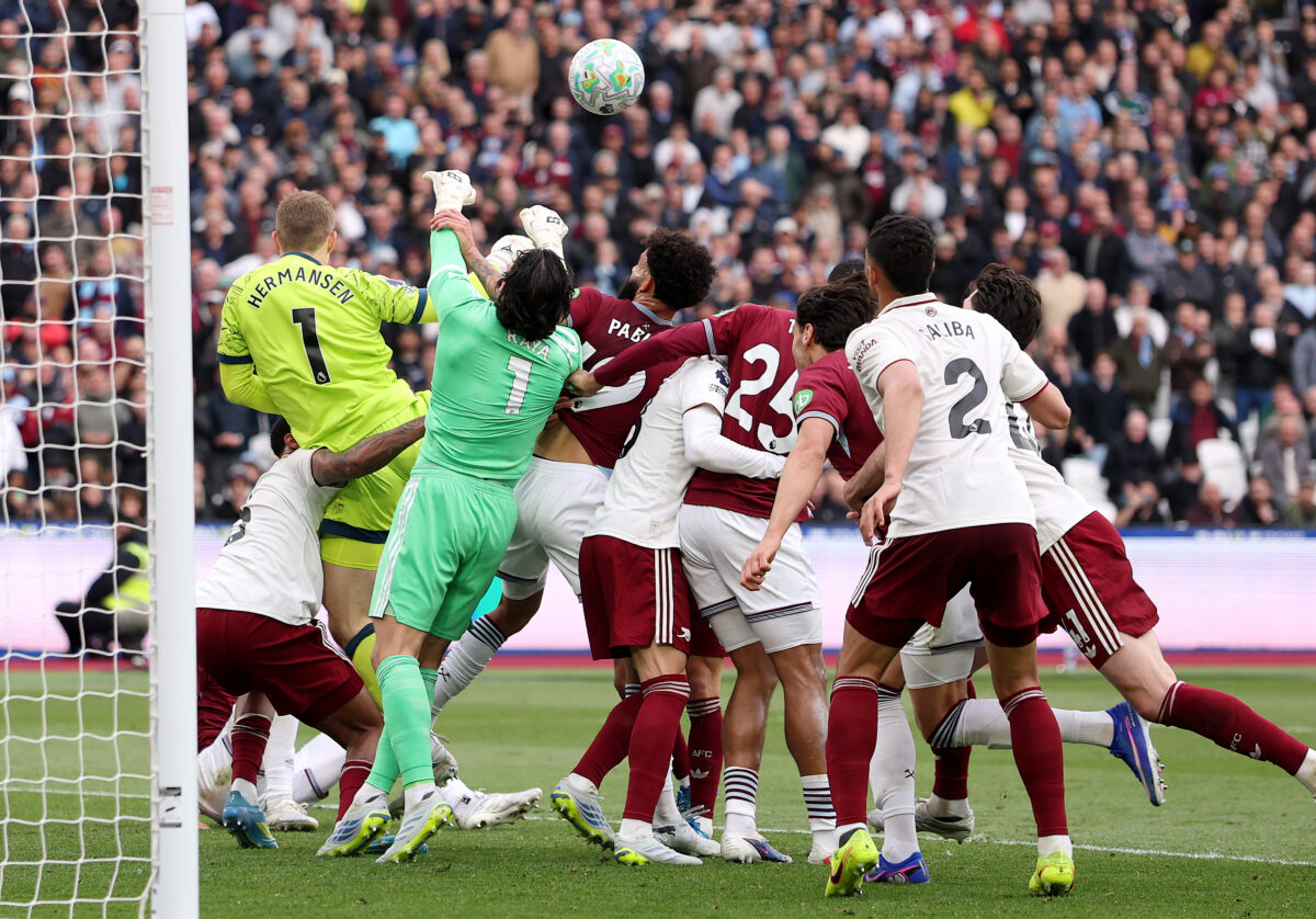 Fallo di Pablo su Raya al minuto 98 di West Ham United v Arsenal, Premier League10-maggio 2026 - Ph Getty Inages